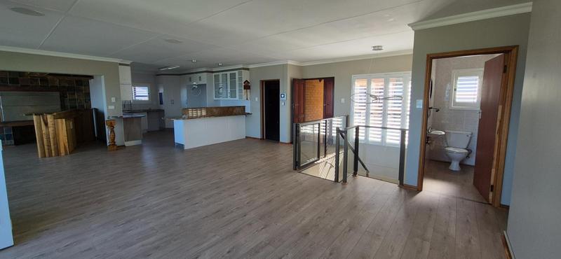 To Let 3 Bedroom Property for Rent in Outeniqua Strand Western Cape